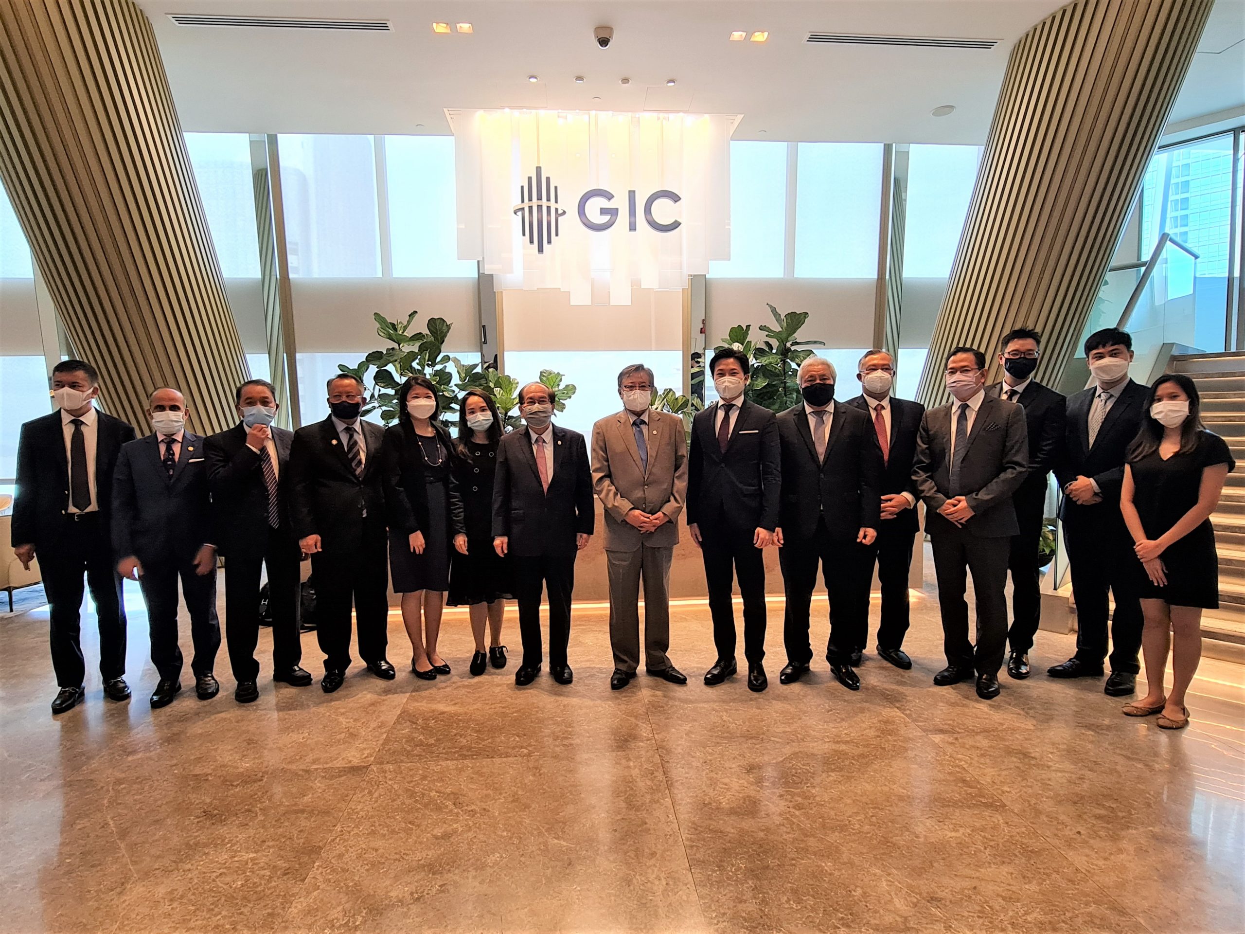 Premier, Sarawak delegation visits Singapore on wealth fund study